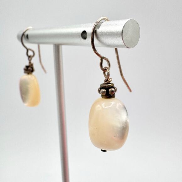 Vintage Mother Of Pearl MOP Nugget Dangle Earrings Sirencore Mermaidcore Beachy - Picture 7 of 11